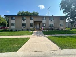 featured image of 102 E Wisconsin St