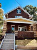 featured image of 631 W 5th St
