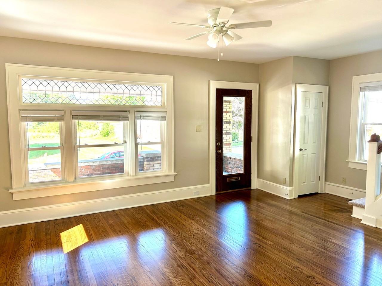 631 W 5th St - Photo 5 of 20
