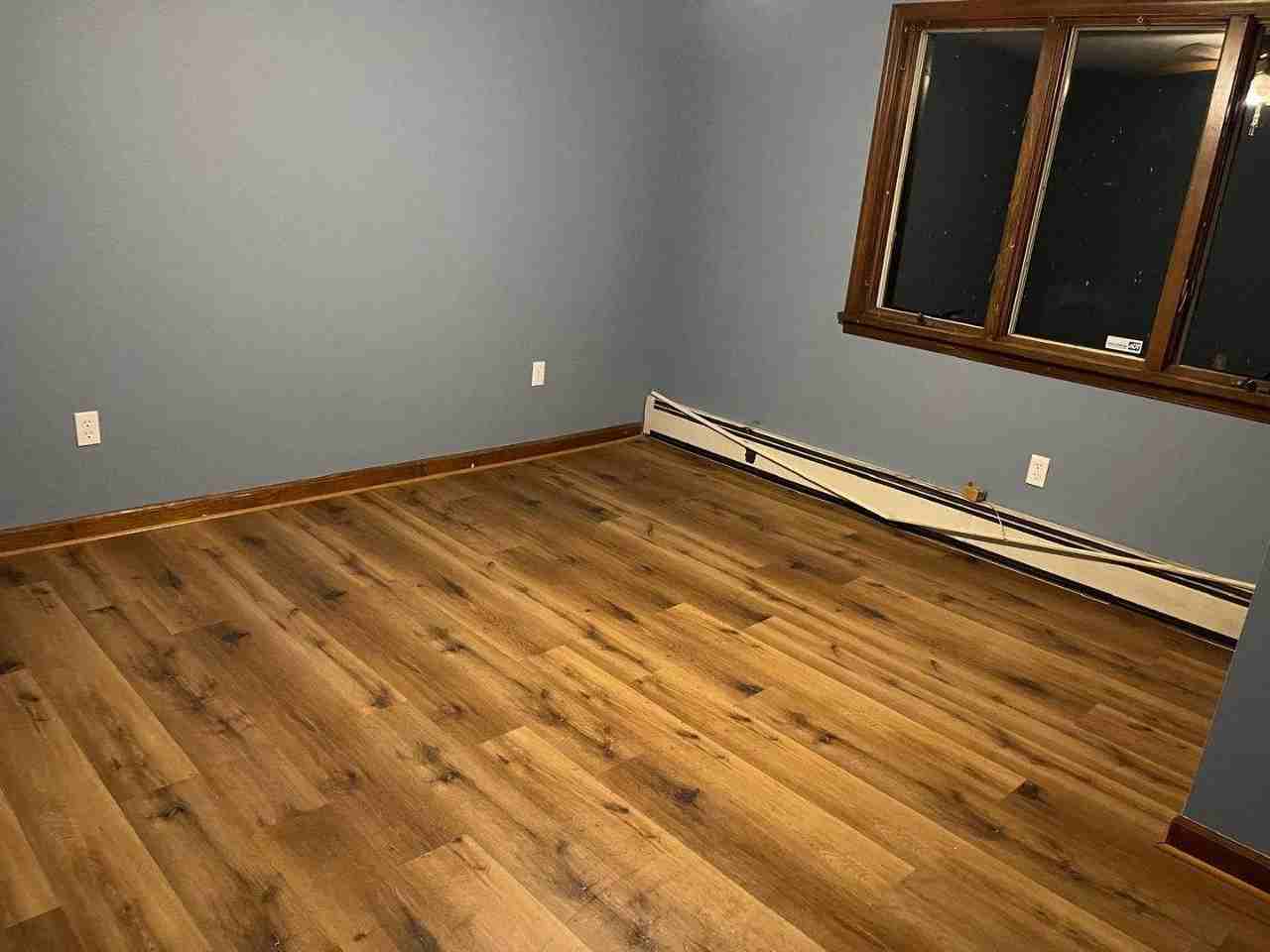 516 Winter St - Photo 3 of 15