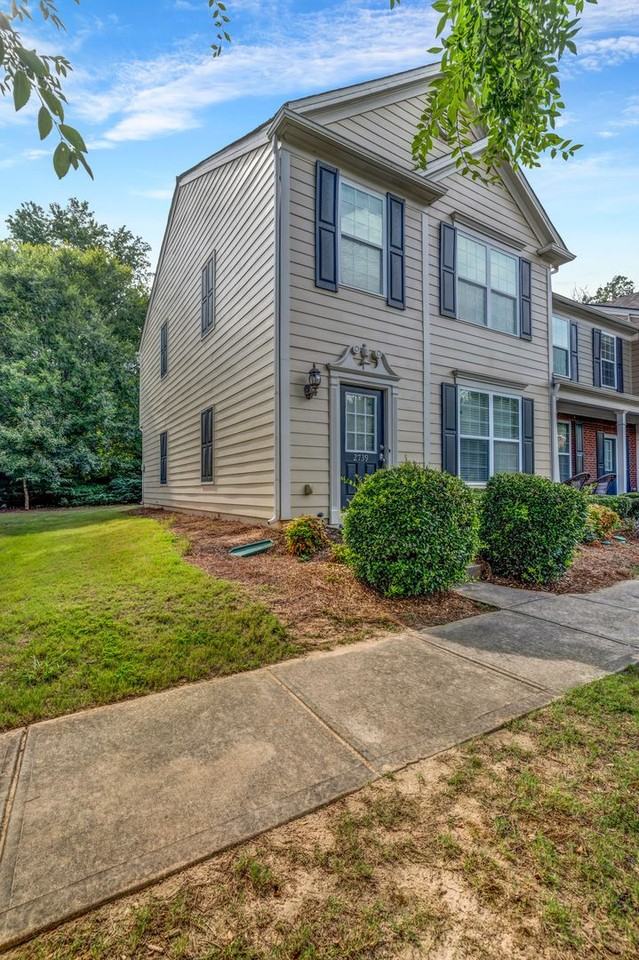 2739 Deerwood Lane Southwest - Photo 2 of 22