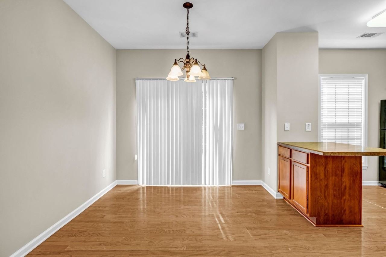 2739 Deerwood Lane Southwest - Photo 6 of 22