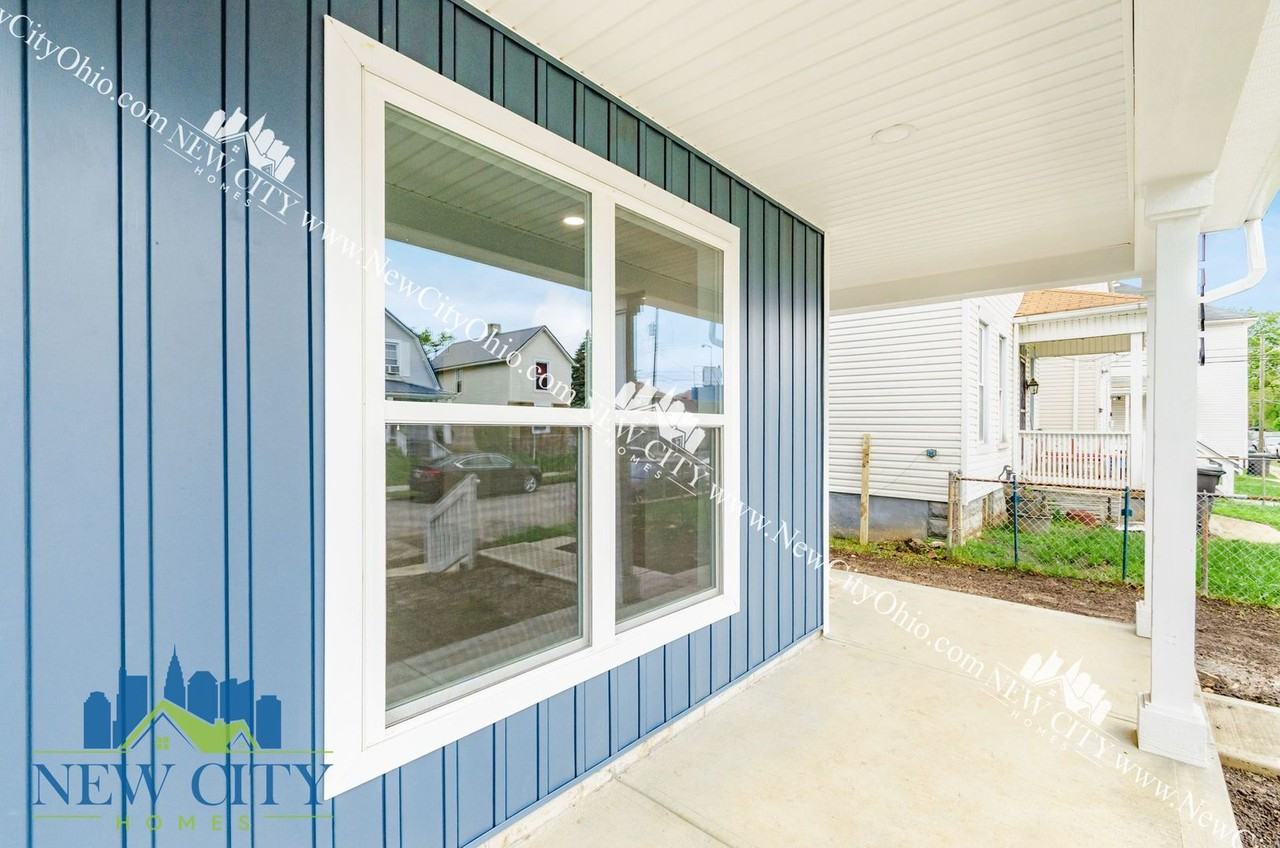 1446 Wendell Ave - Photo 3 of 40