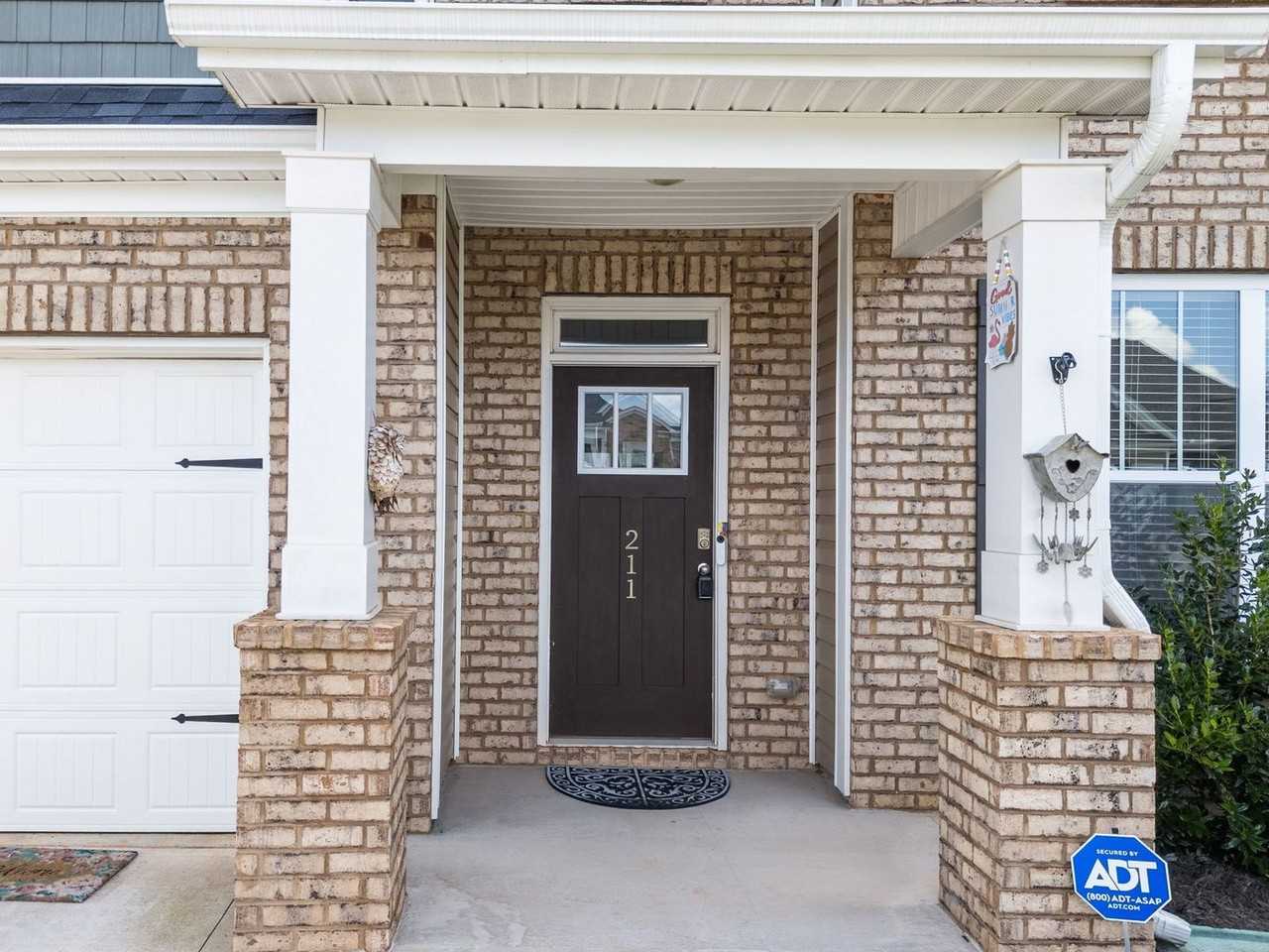 211 Pollyanna Dr - Photo 4 of 46