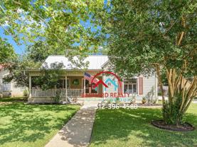 1128 1128 W. Hopkins - Main House #A - Photo 1 of 1