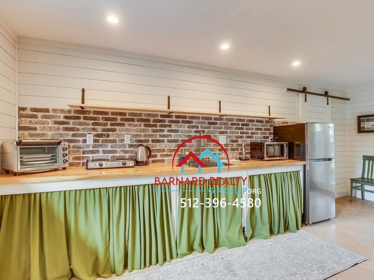 1128 W Hopkins St #B - Photo 3 of 5