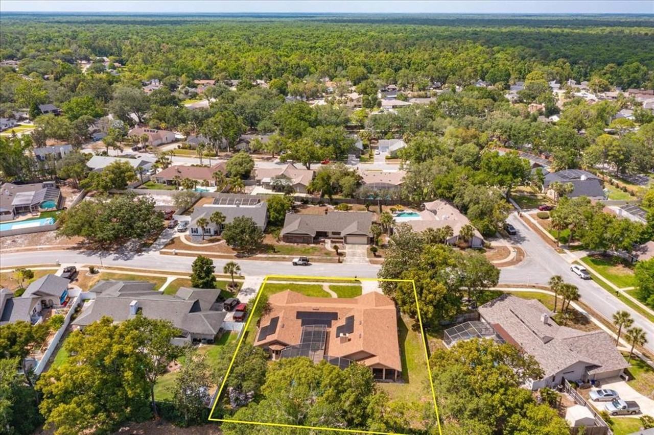 413 Sandy Hill Dr - Photo 3 of 39