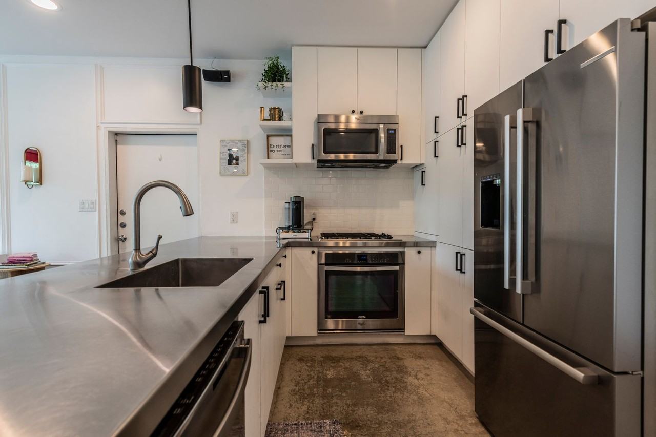 371 Everest Ave - Photo 5 of 11