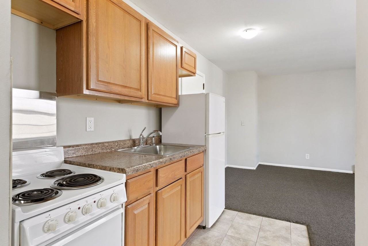 200 1st St - Photo 4 of 18