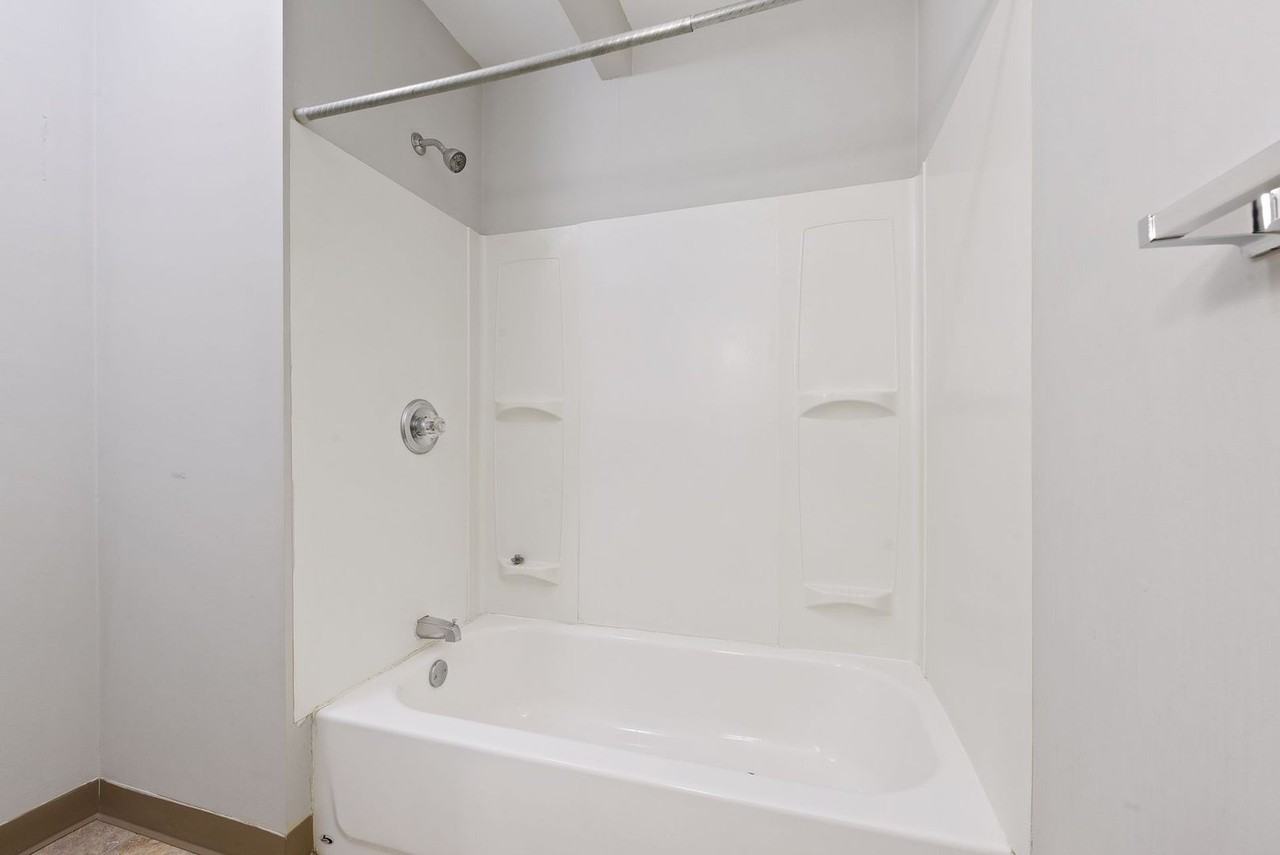 200 1st St - Photo 7 of 18