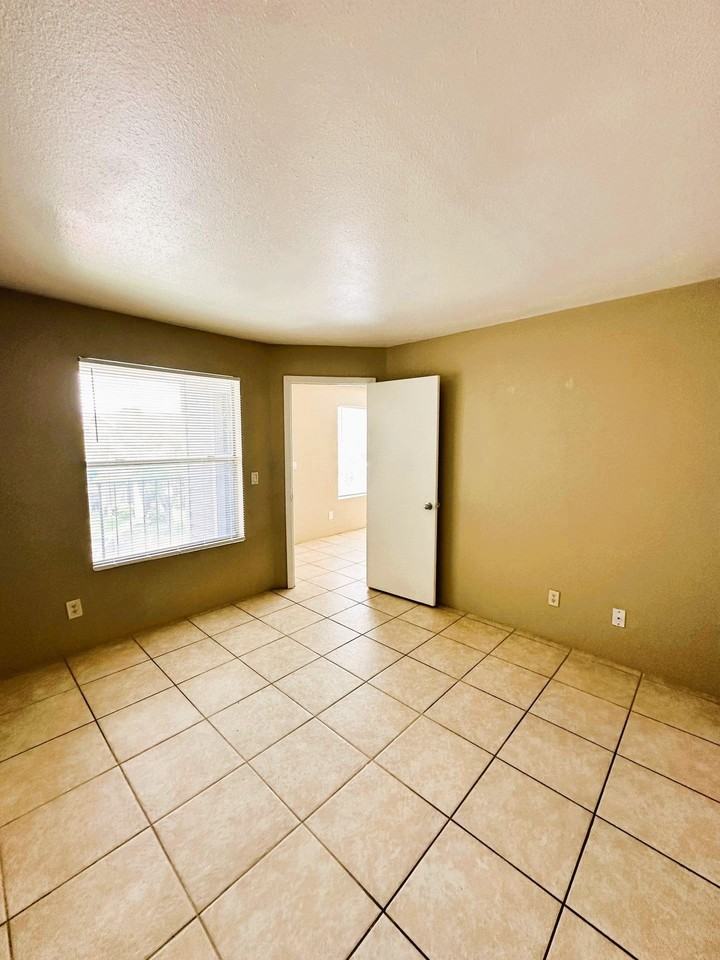 4760 Walden Cir #5-31 - Photo 7 of 26