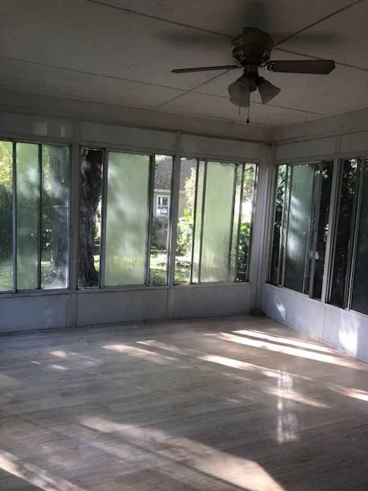 2506 33rd Ave - Photo 2 of 15