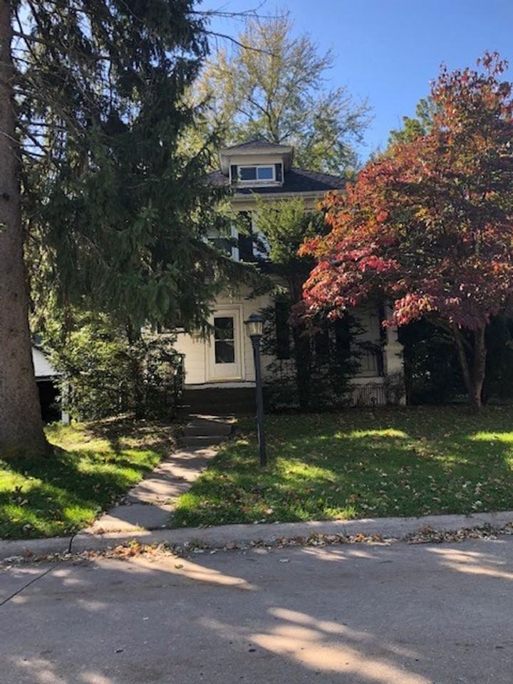 2506 33rd Ave - Photo 3 of 15