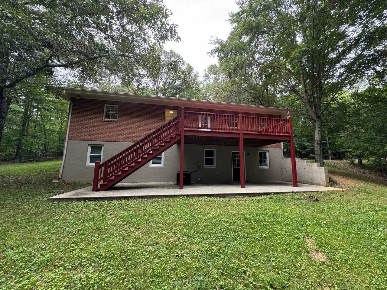 695 Doe Run Ln - Photo 2 of 18