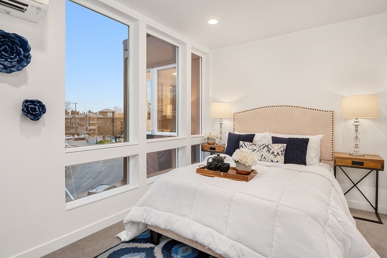 5114 24th Ave Ne - Photo 2 of 20