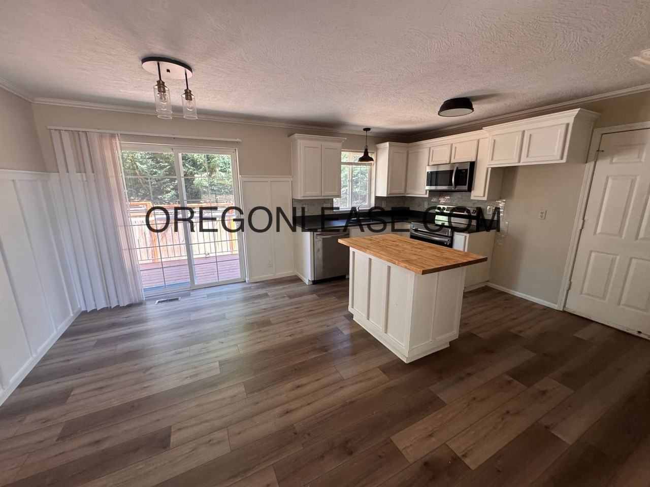 420 Holly Ave - Photo 4 of 15