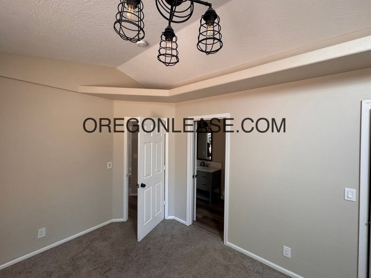 420 Holly Ave - Photo 5 of 15