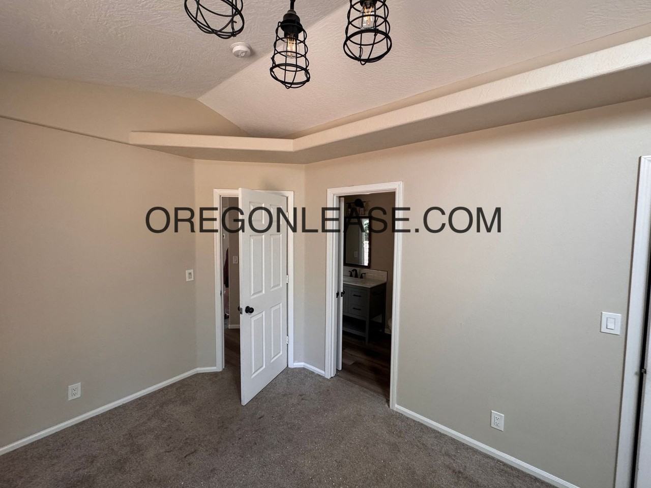 420 Holly Ave - Photo 6 of 15