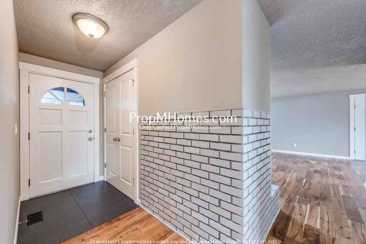 19048 Pease Rd - Photo 2 of 24