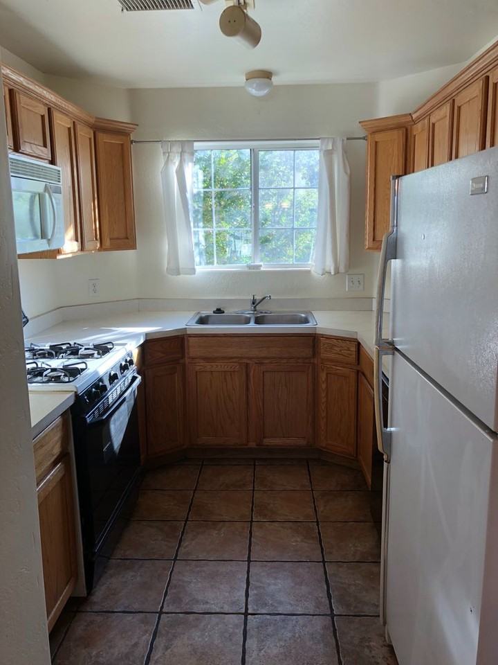 1196 E Olivine Way - Photo 3 of 8