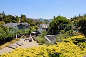 featured image of 19 Bayview Ter