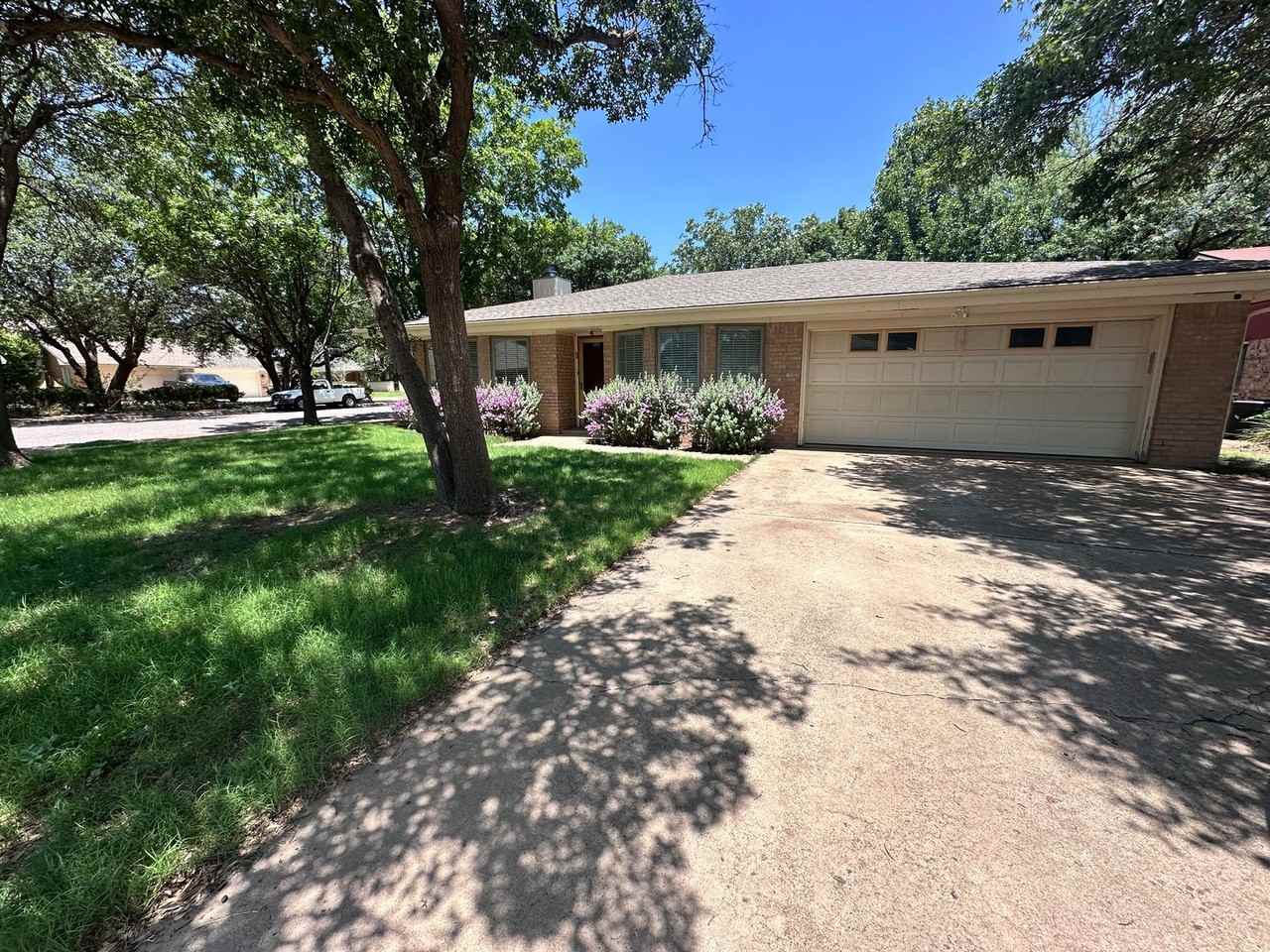 5018 57th St - Photo 2 of 33