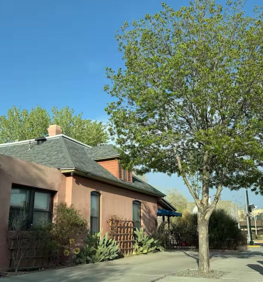 423 Walter Street Southeast - Photo 2 of 23