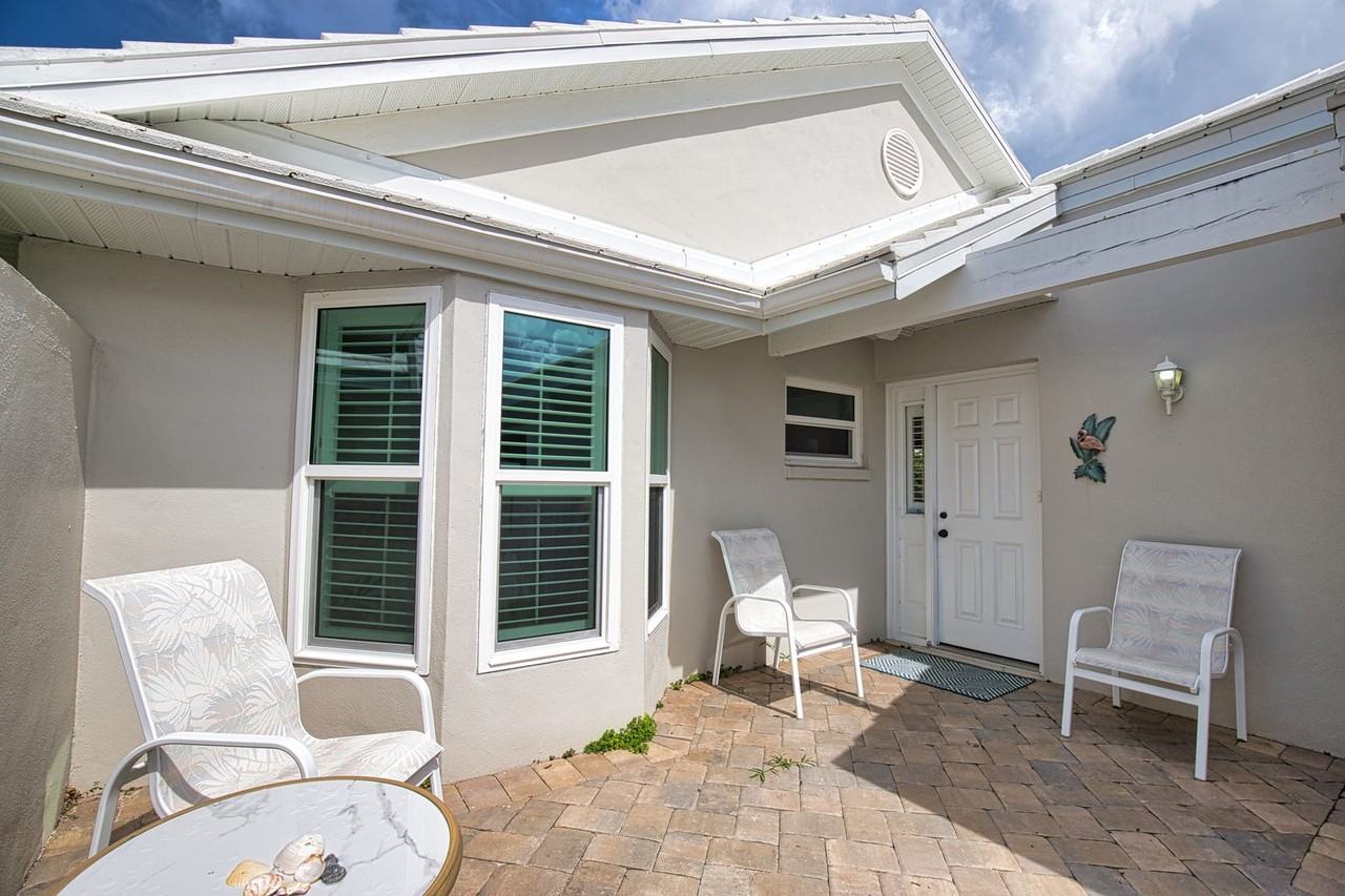 782 Harrington Lake Dr N - Photo 3 of 32