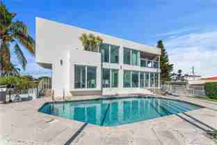 7504 W Treasure Dr #0 - Photo 1 of 1