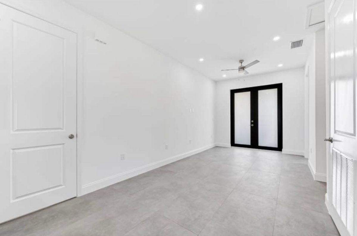 11671 Pawley Ave - Photo 3 of 10