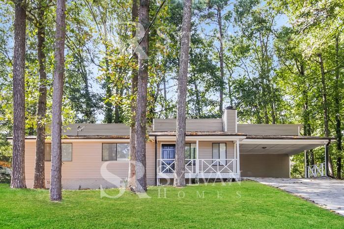 2085 Swan Ct - Photo 3 of 16