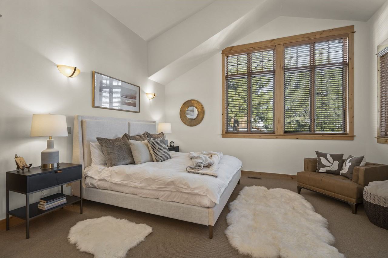 10247 Valmont Trl #1 - Photo 3 of 32