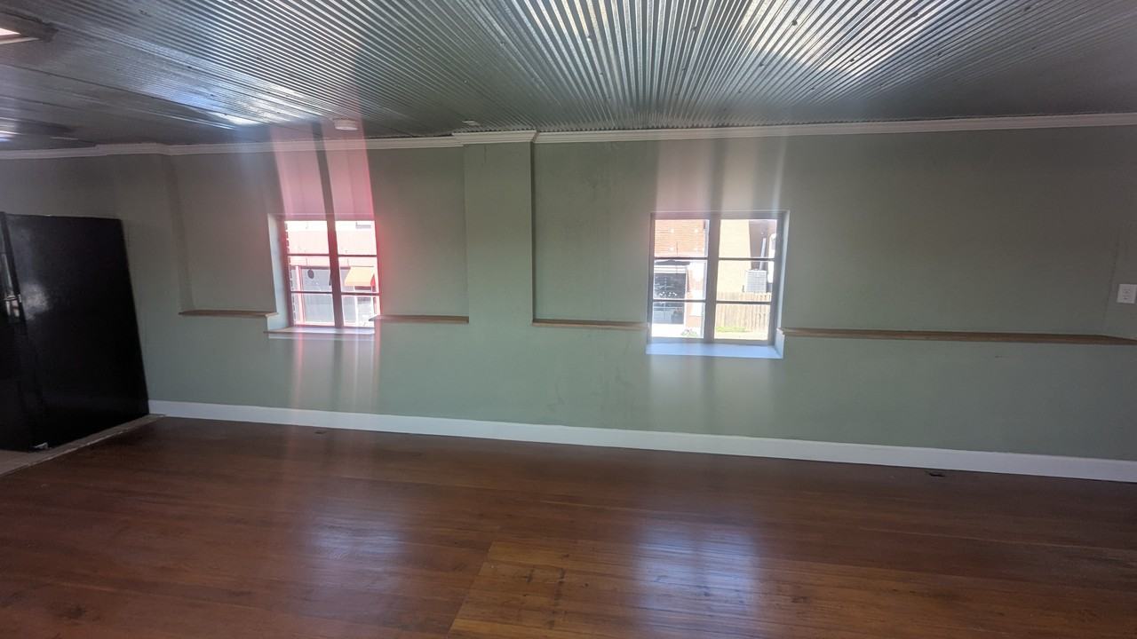 114 N 8th St #1 - Photo 4 of 10