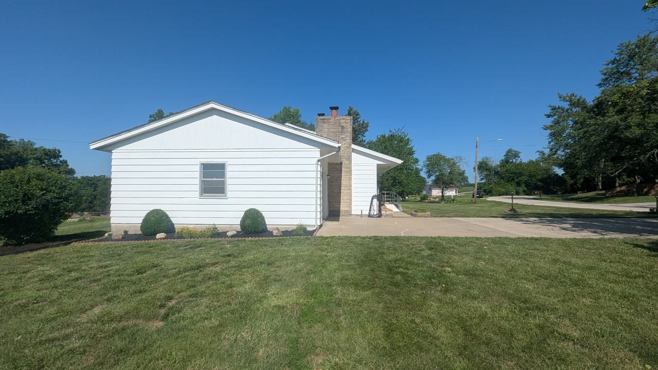 2221 Millwood Dr #NA - Photo 5 of 32