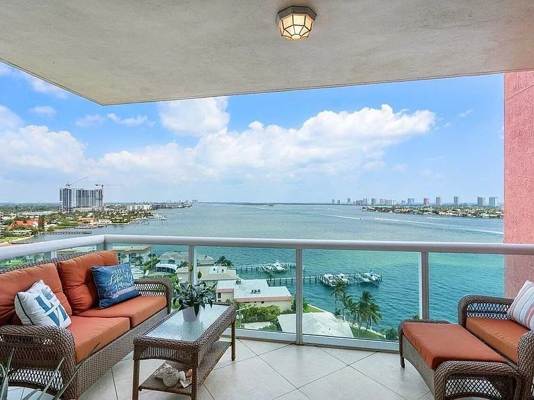 2650 Lake Shore Dr #1401 - Photo 2 of 18