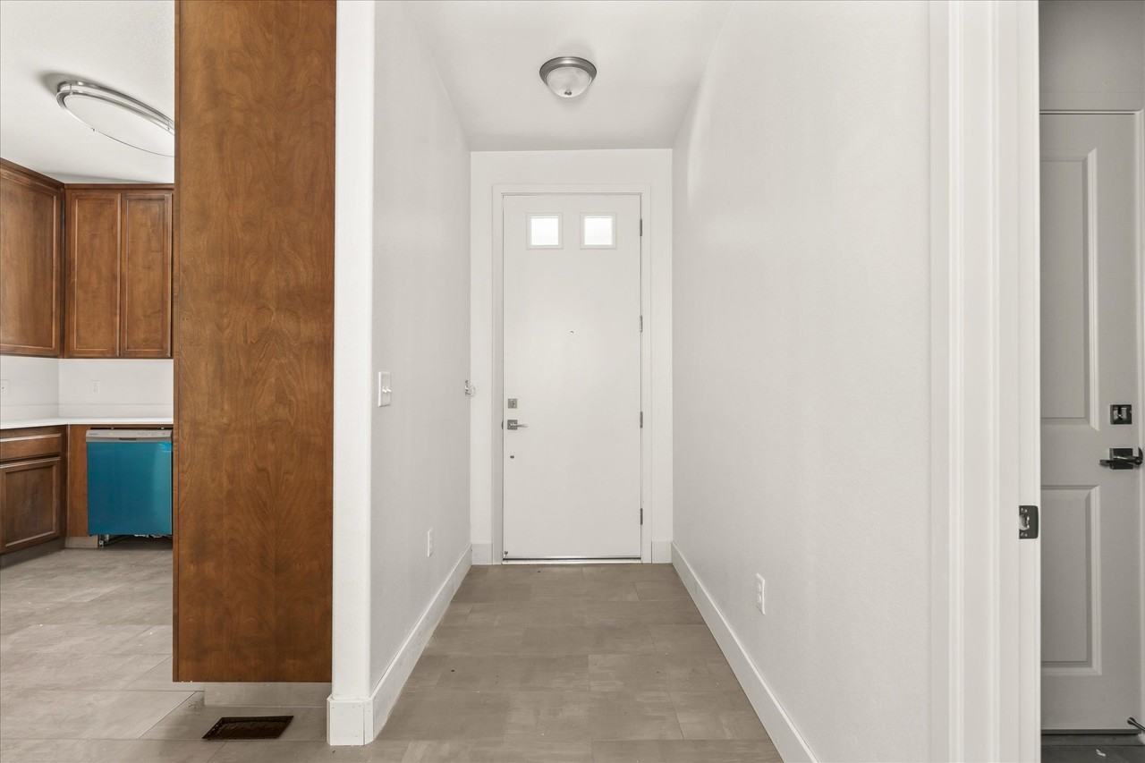 40468 Bollinger Pl #B - Photo 3 of 19