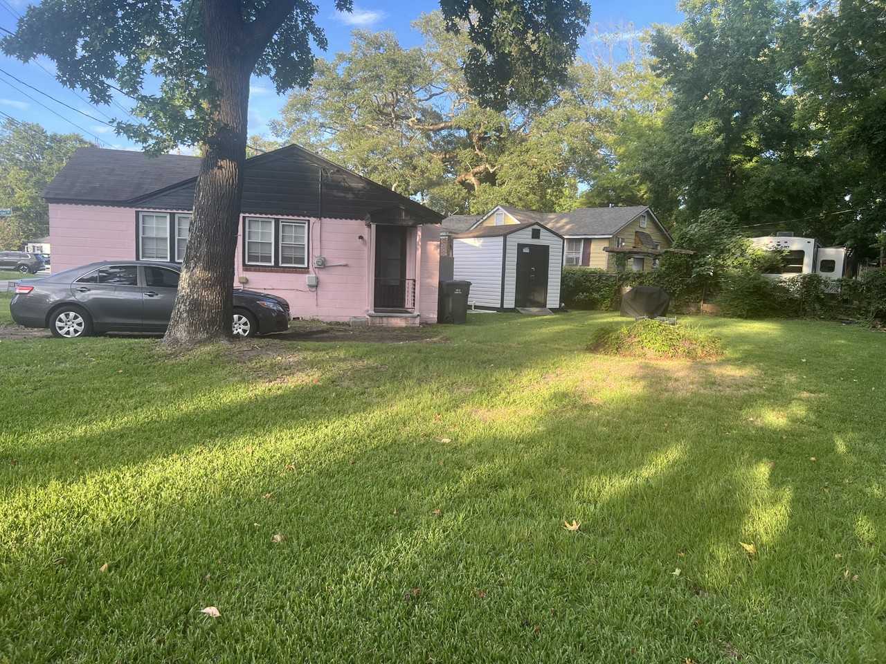 902 Sycamore Ave #NA - Photo 3 of 18