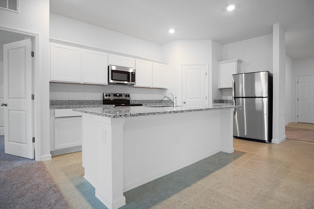 2831 Poppy Ave - Photo 3 of 20