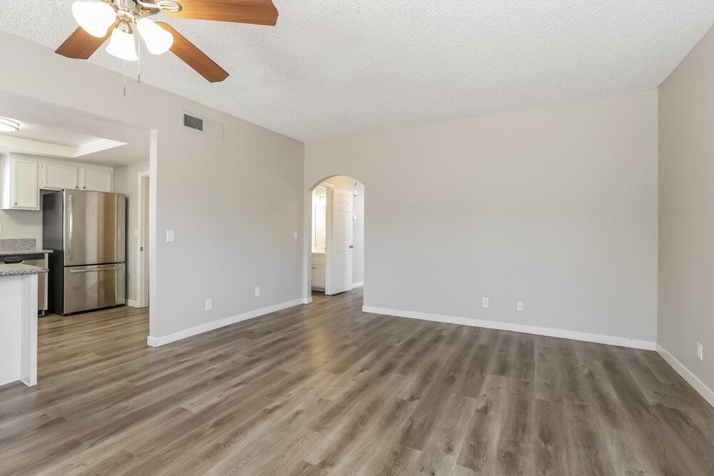7217 Chesterton Dr - Photo 5 of 17