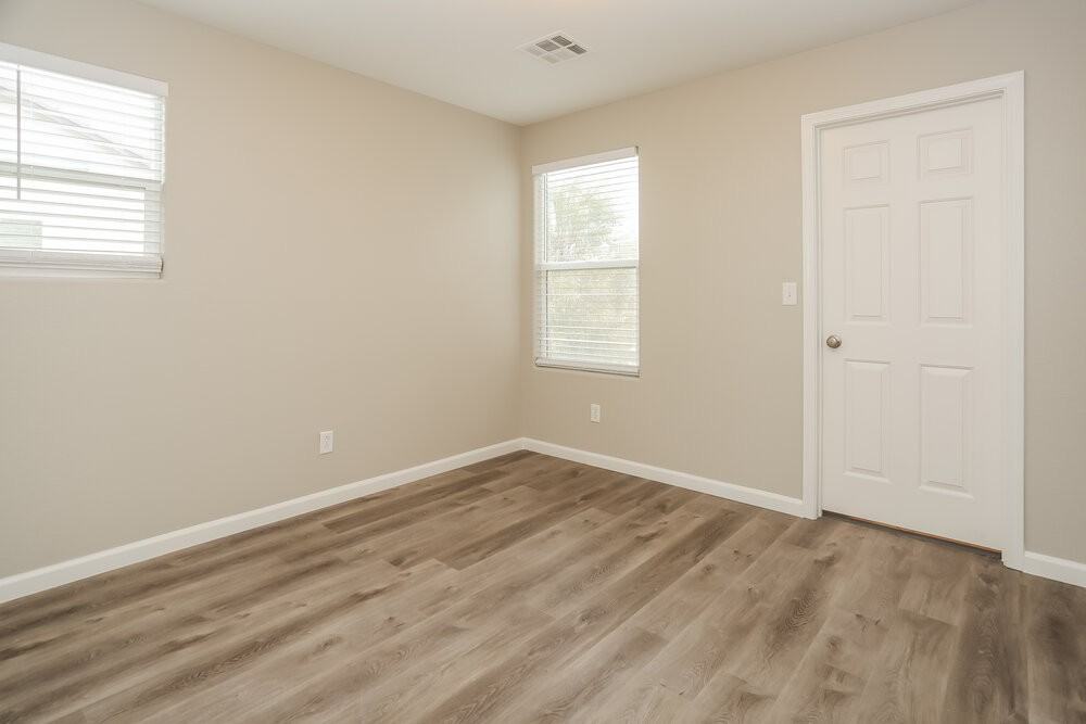 6809 Armistead St - Photo 4 of 17