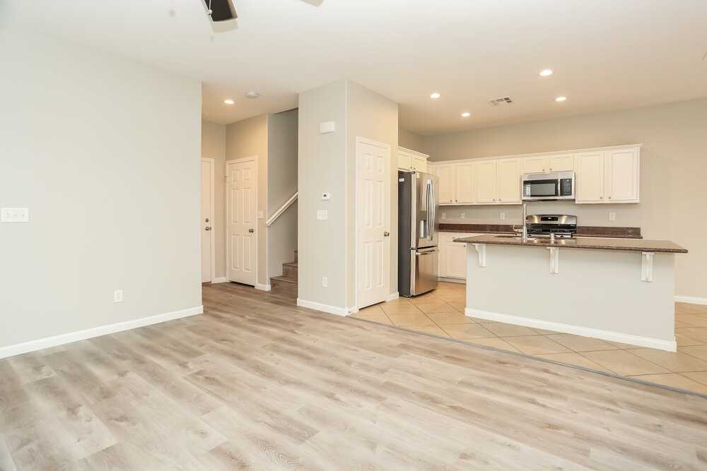 6809 Armistead St - Photo 6 of 17