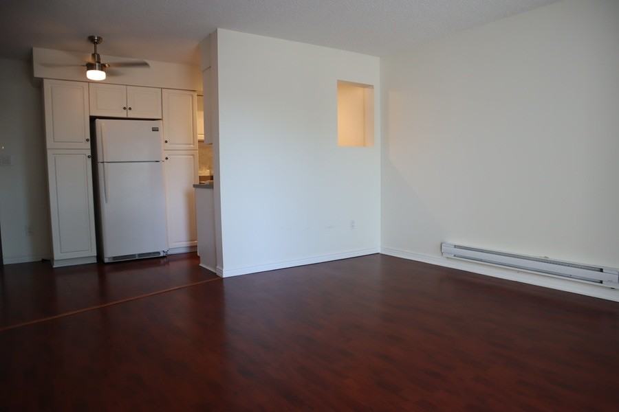 2055 Suffolk Ave #210 - Photo 3 of 28