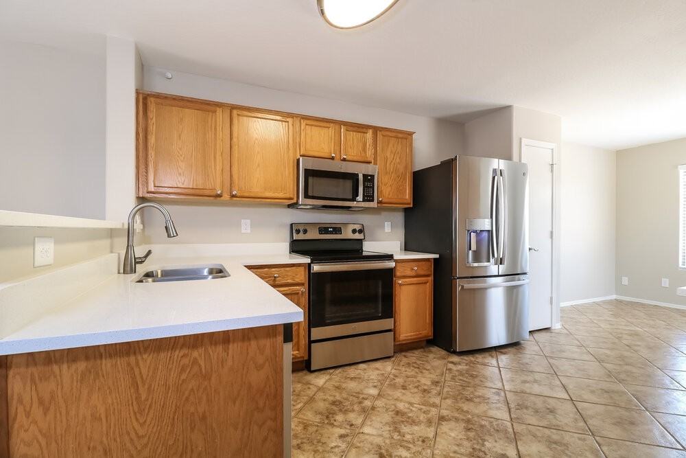 25675 W Satellite Ln - Photo 7 of 16