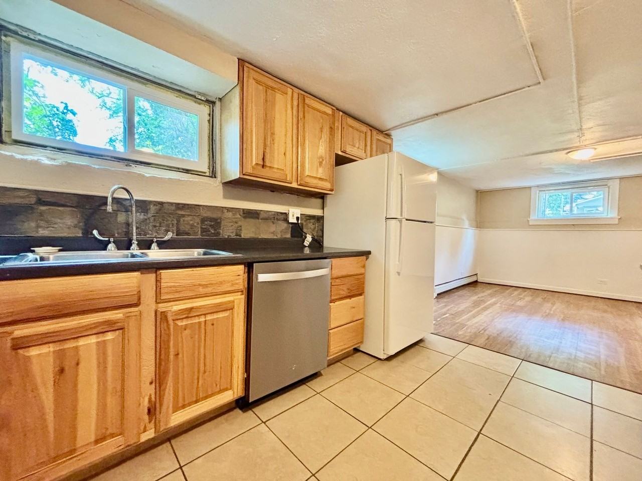 430 E Elizabeth St - Photo 2 of 14