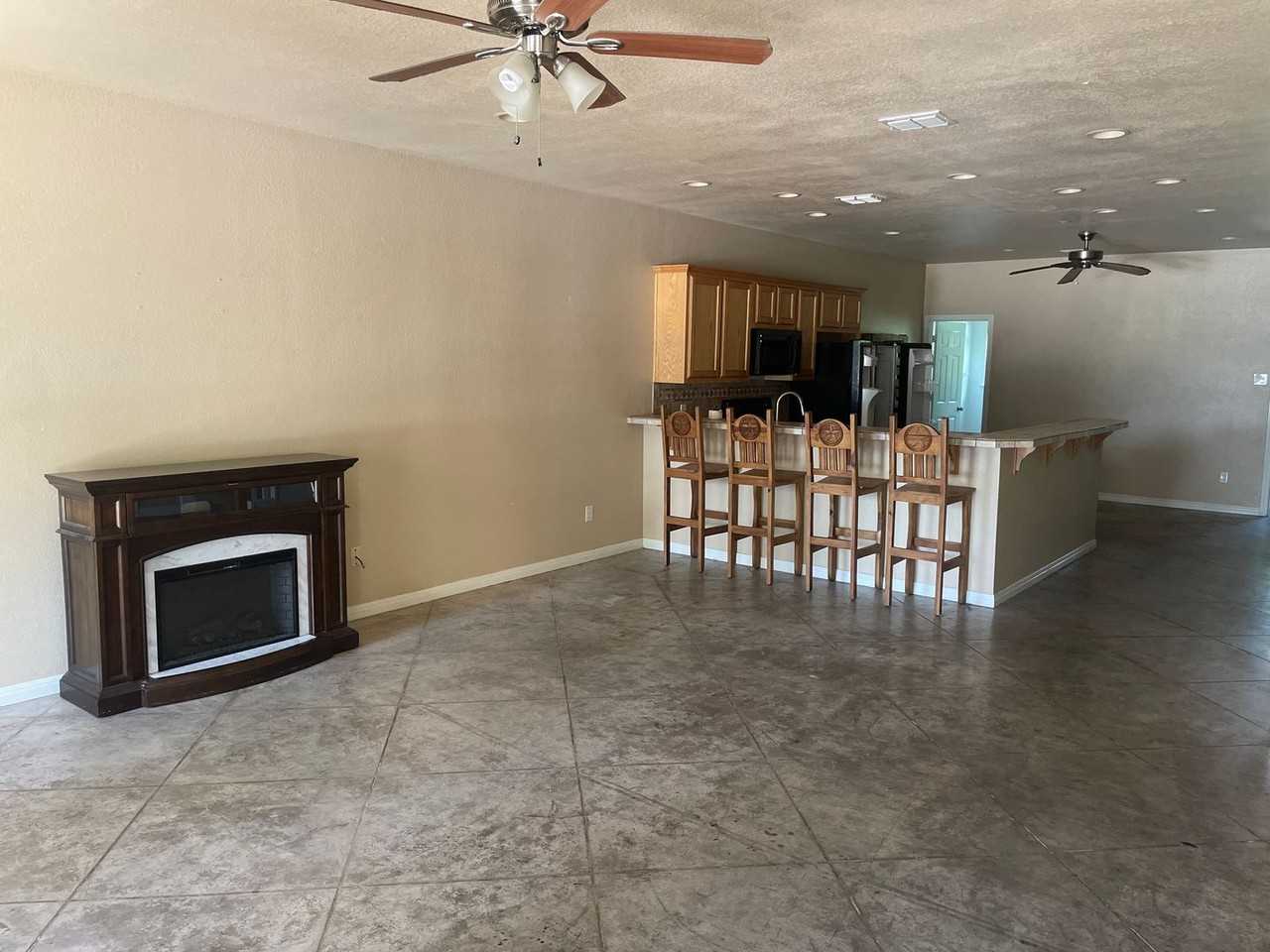 1006 Oakwood Ave - Photo 2 of 20