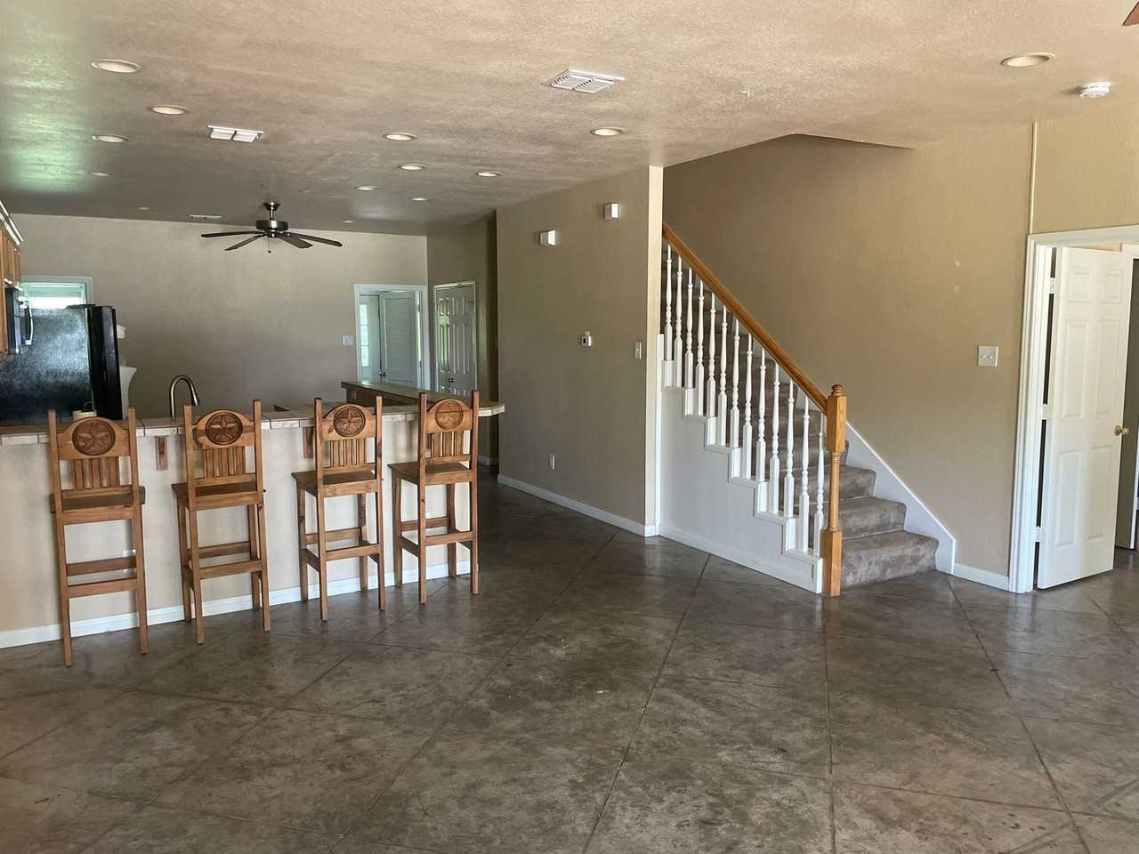 1006 Oakwood Ave - Photo 3 of 20