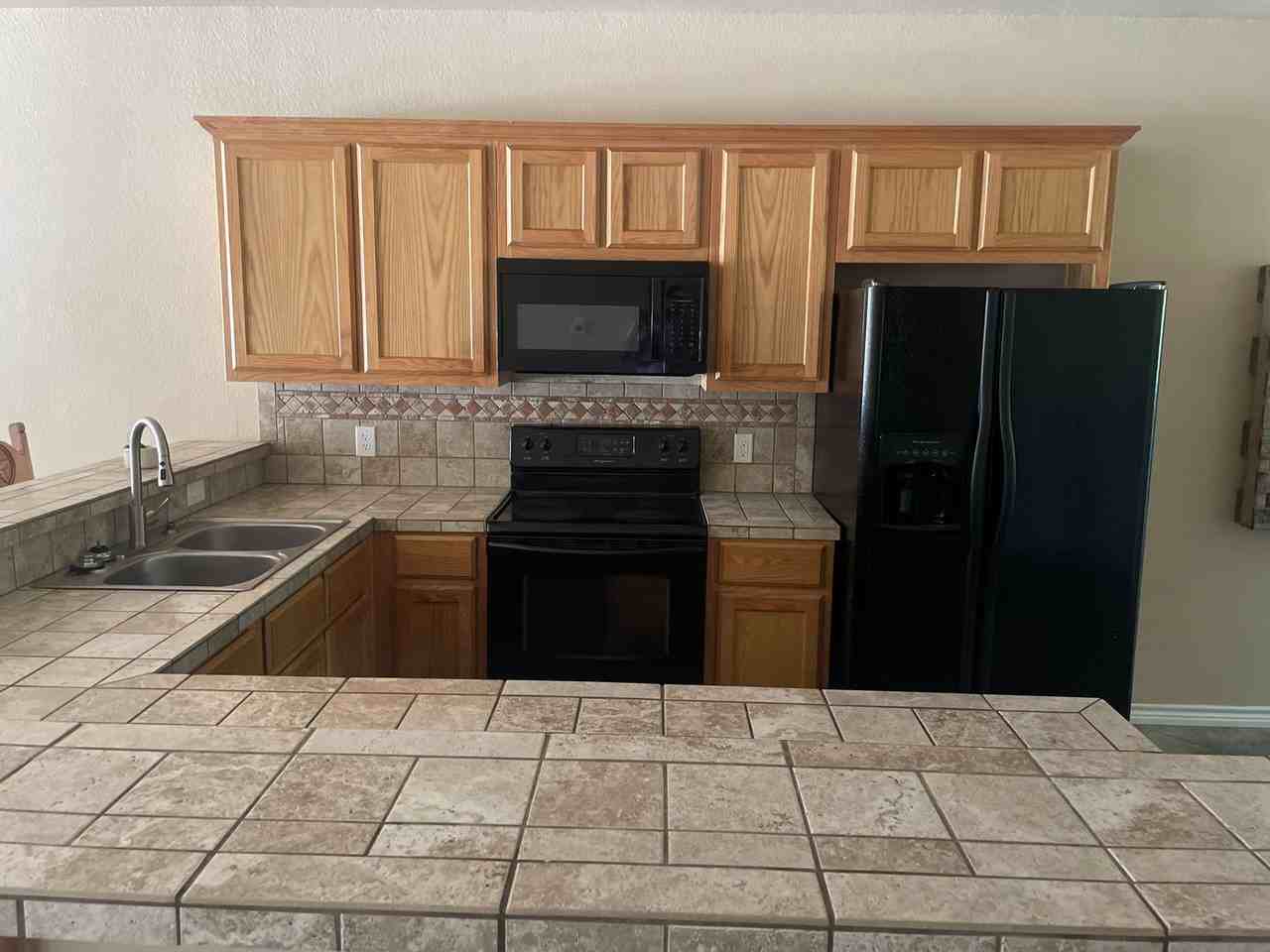 1006 Oakwood Ave - Photo 4 of 20