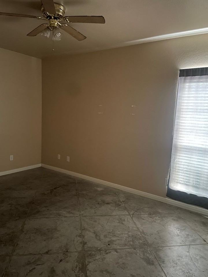 1006 Oakwood Ave - Photo 7 of 20