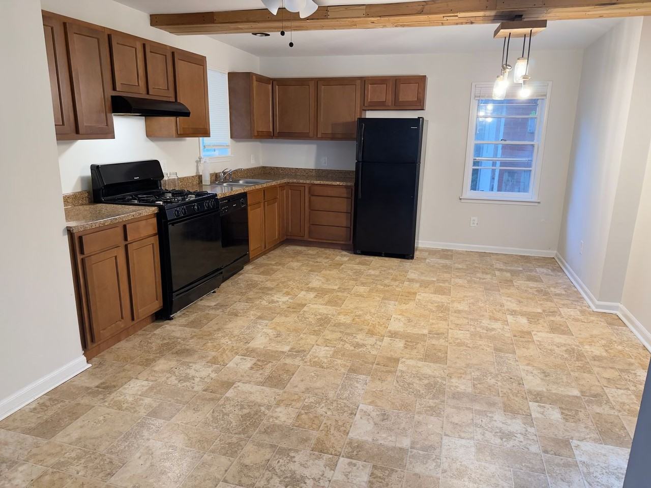 321 Purdue Pl - Photo 5 of 39