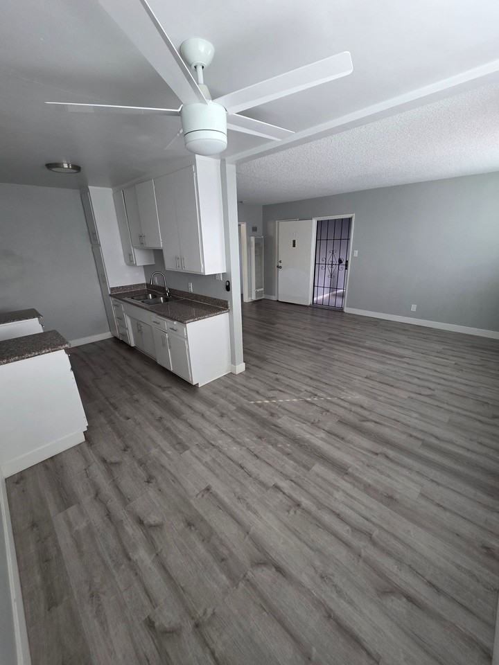 721 Venice Way - Photo 3 of 6